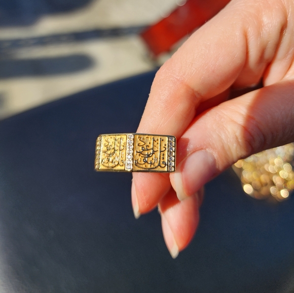 Sold!! Ring - Picture 3 of 6